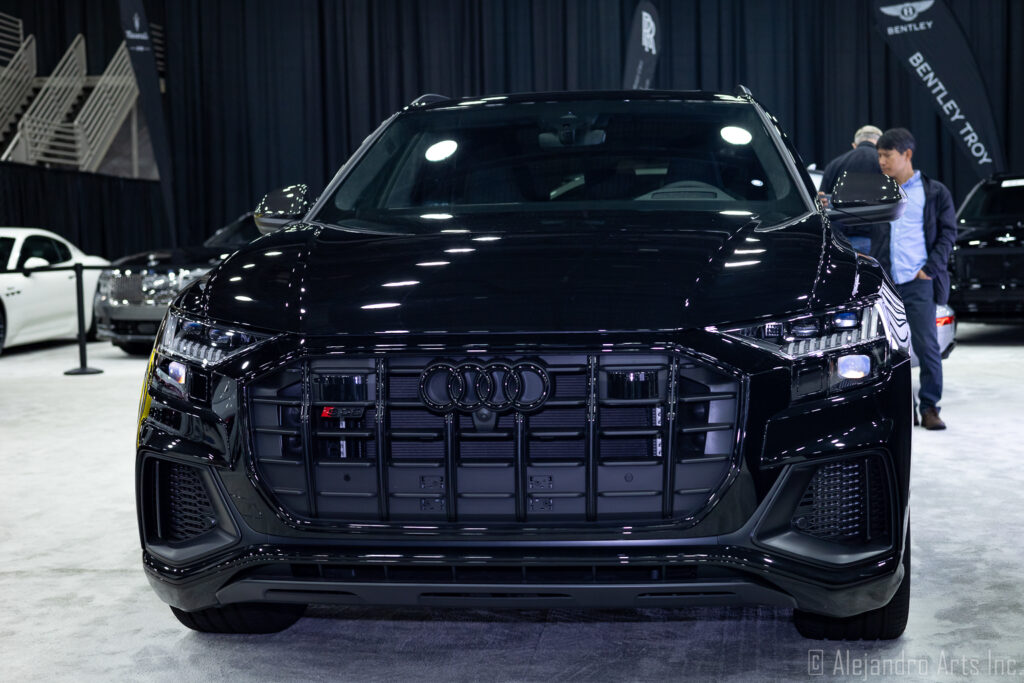 2024 AUDI SQ8 Prestige Virtual Car Gallery