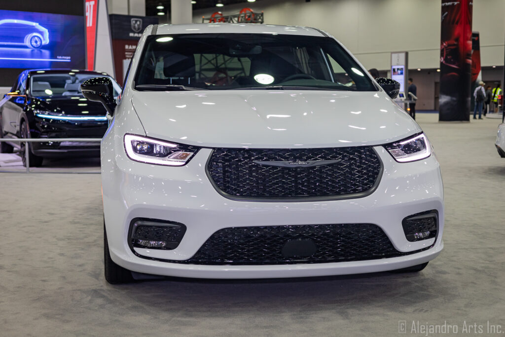 2024 CHRYSLER PACIFICA PLUG-IN HYBRID