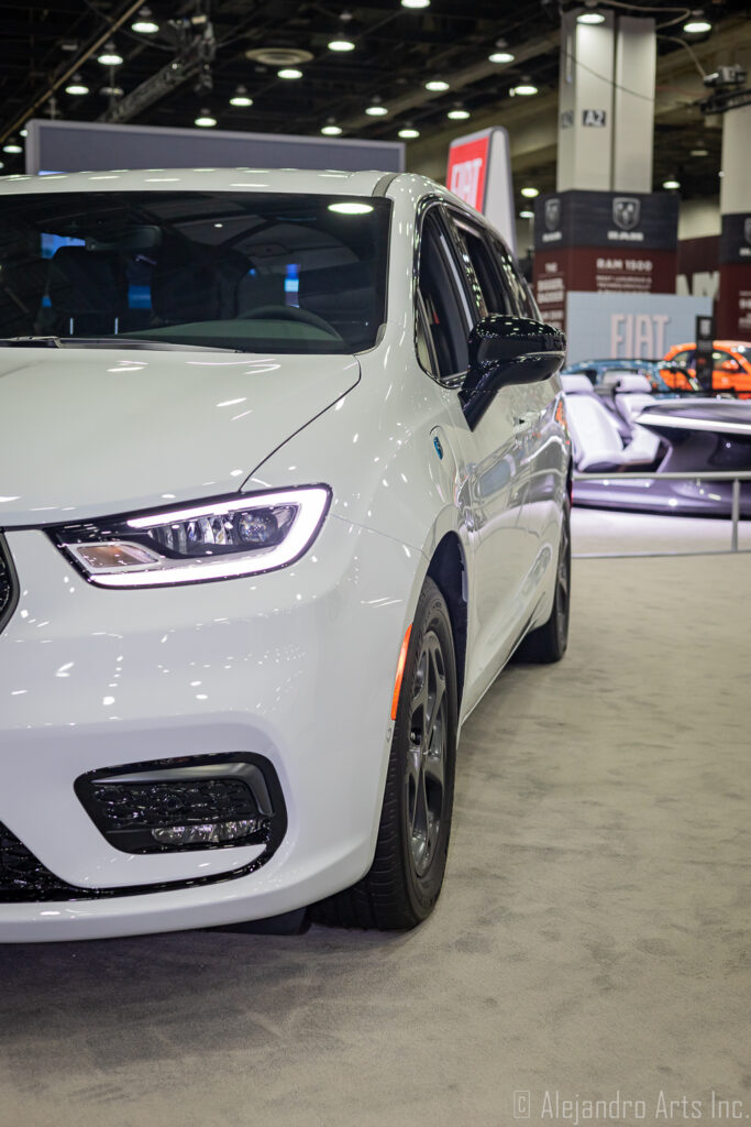 2024 CHRYSLER PACIFICA PLUGIN HYBRID Virtual Car Gallery