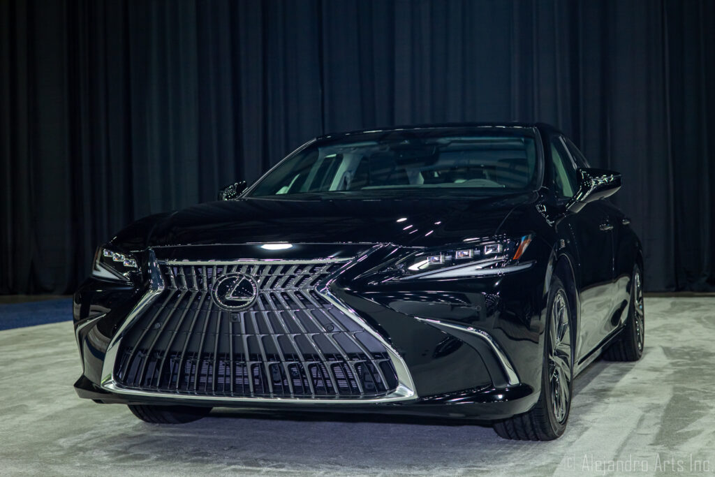 2024 LEXUS ES300h HYBRID