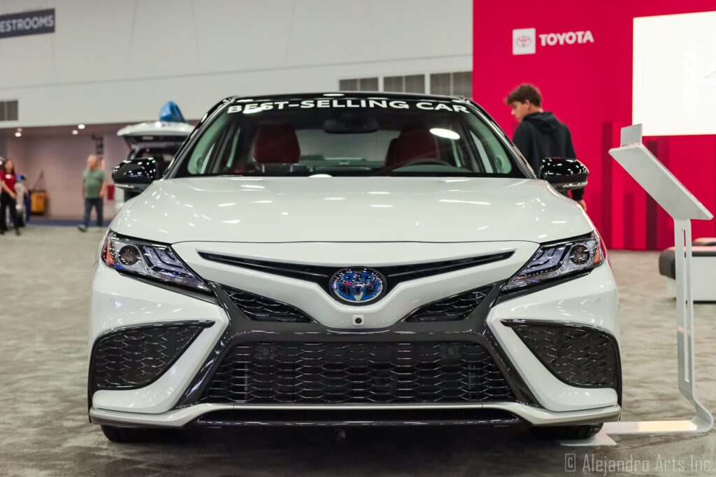 TOYOTA CAMRY XSE HYBRID