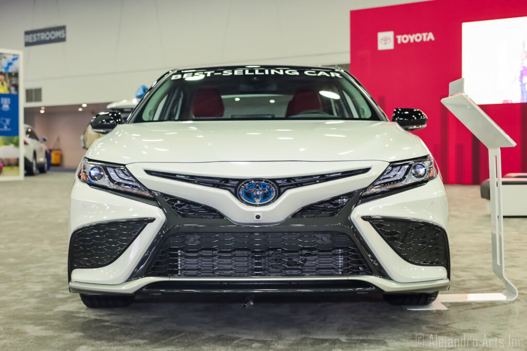 TOYOTA CAMRY XSE HYBRID