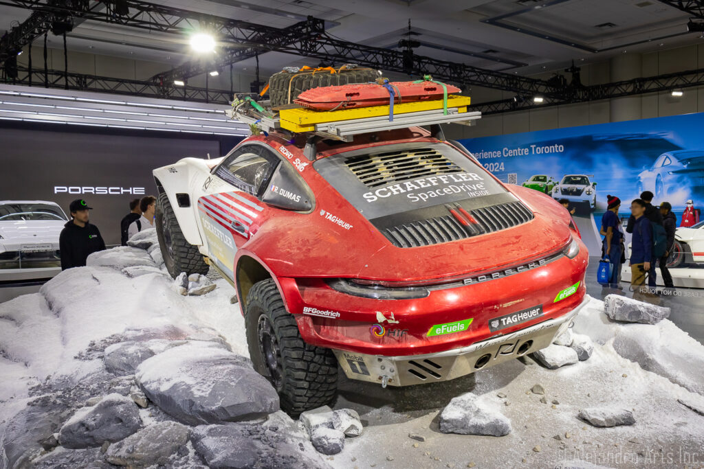 Off-road modified Porsche 911 Carrera 4