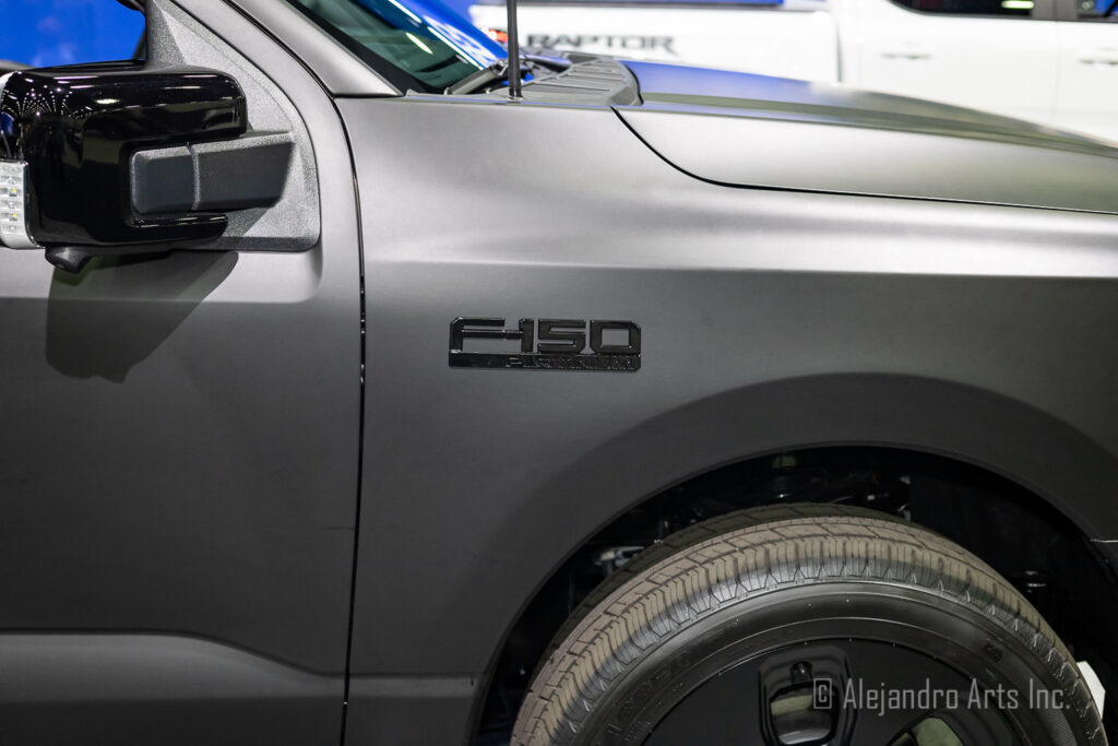 FORD F-150 LIGHTNING