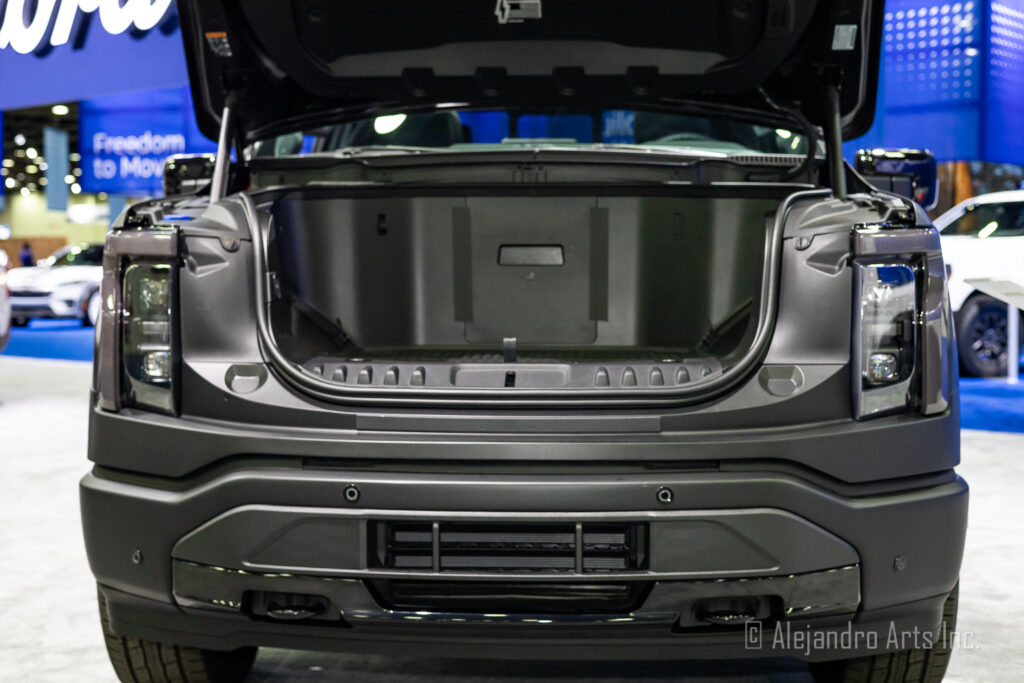 FORD F-150 LIGHTNING