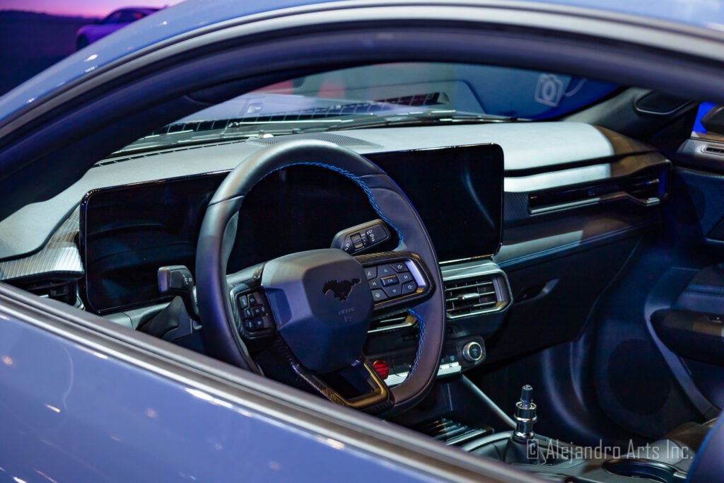 FORD MUSTANG DARK HORSE