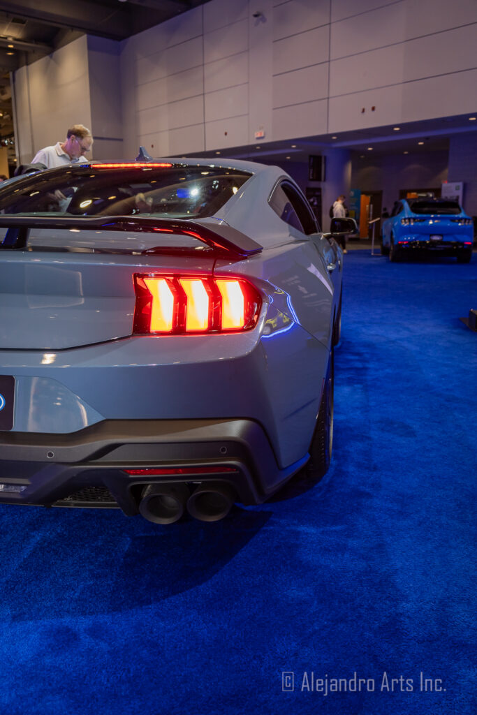 FORD MUSTANG DARK HORSE