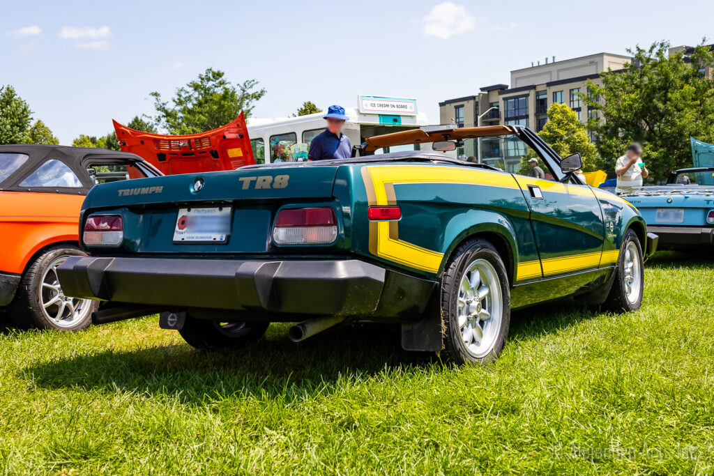 TRIUMPH TR8