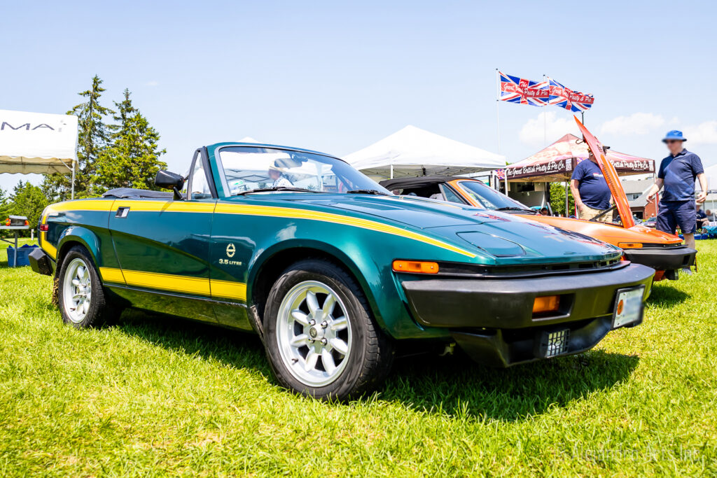 TRIUMPH TR8
