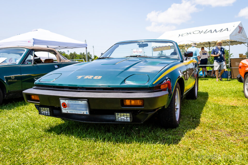 TRIUMPH TR8
