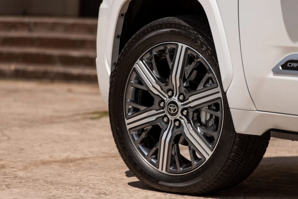 TOYOTA SEQUOIA